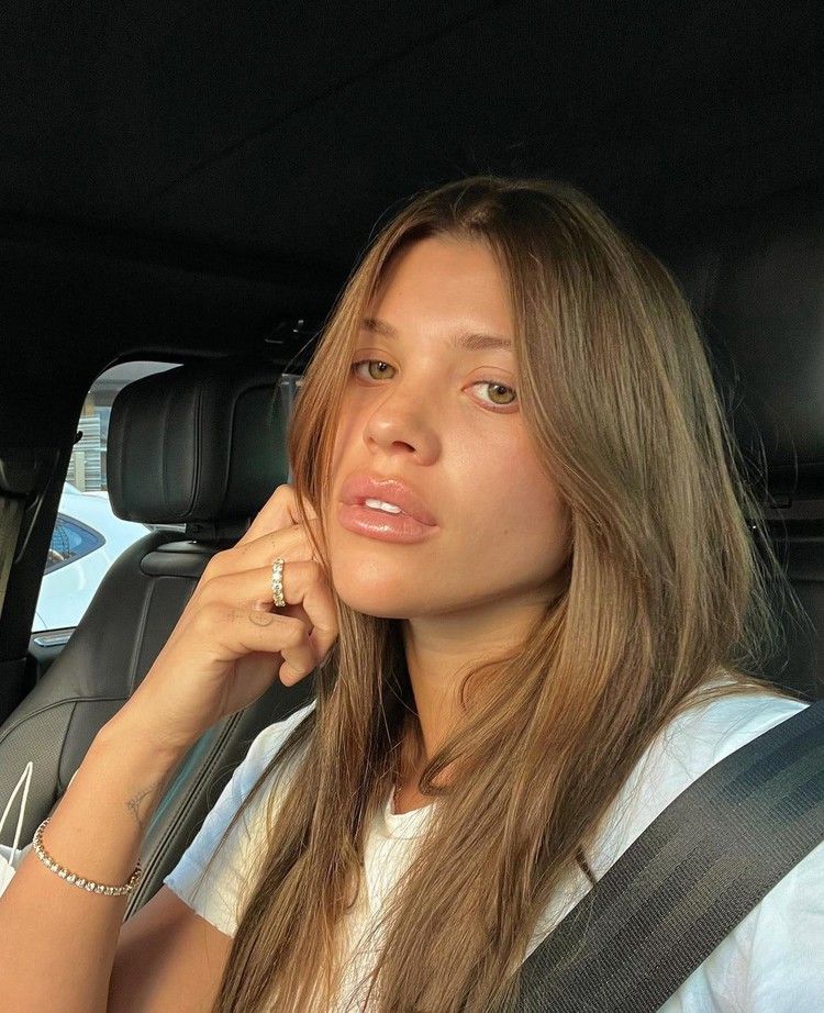 Golden Caramel Is The Dreamiest Brunette Hair Color For Summer — The Zoe Report